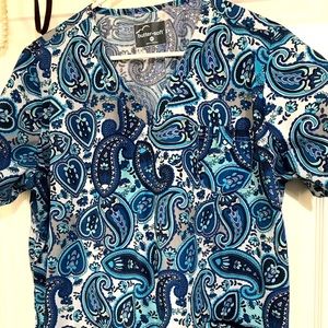 Paisley print Scrub top #scrubs